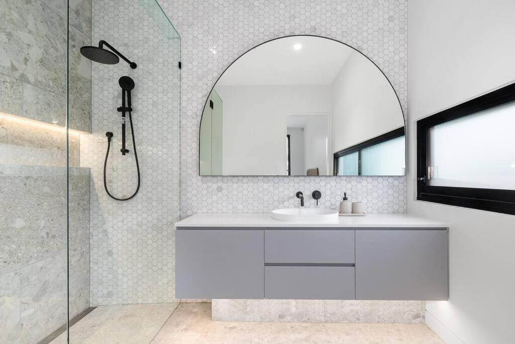Kirks On Park - Brand New Luxury Home, Great Location Sorrento Esterno foto